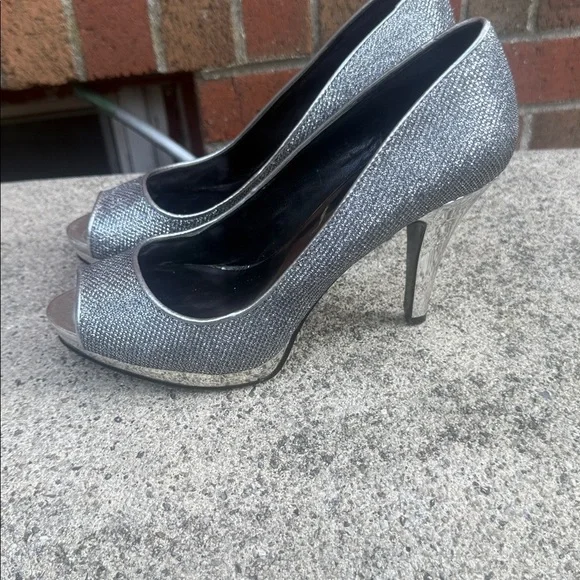 Nine West Dannee Silver Glitter Platform Pumps Heels - Picture 5 of 6